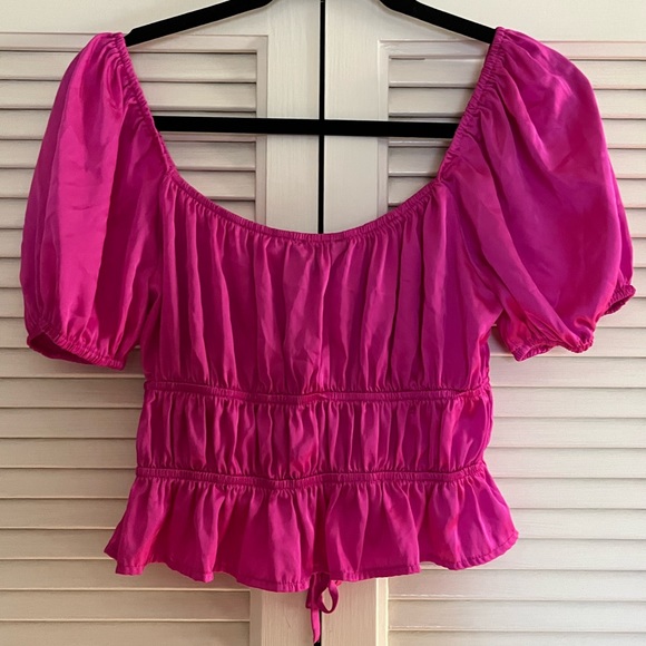 Forever 21 Crop Top Barbie Pink Peasant Style Size Medium - Picture 2 of 4